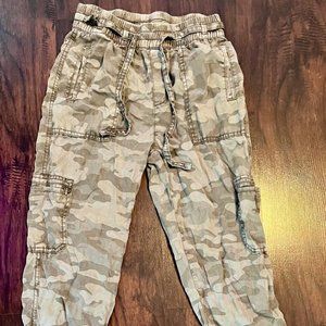 American Eagle baggy cargo Camo joggers